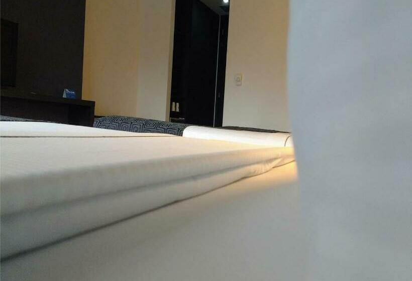 스탠다드 트리플 룸, Tequendama Hotel Medellín   Estadio