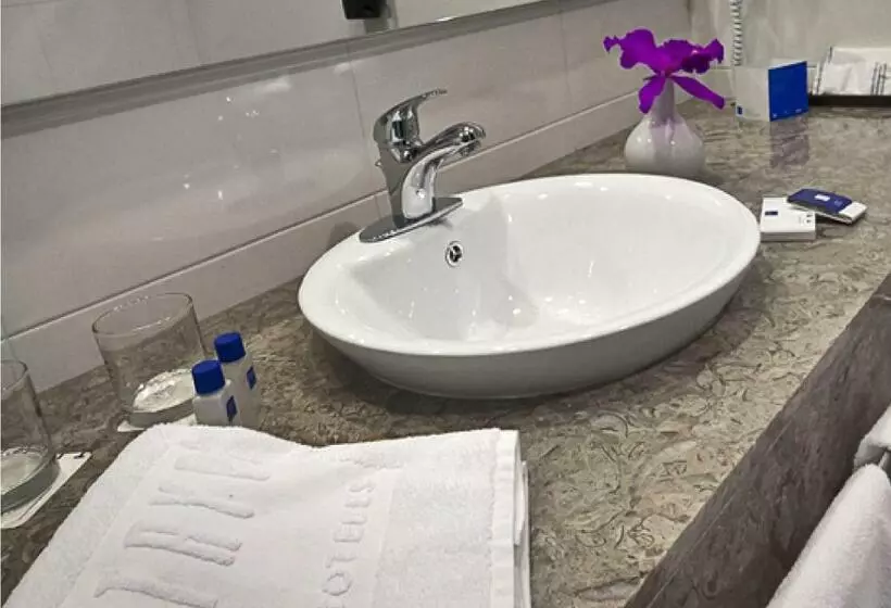 スタンダードトリプルルーム, Tequendama Hotel Medellín   Estadio