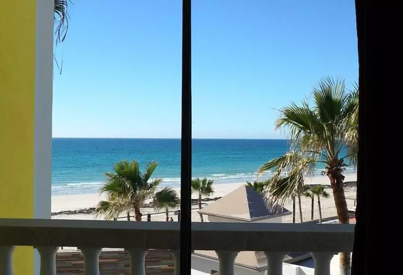 片側に海が見えるデラックスルーム, Playa Bonita Resort