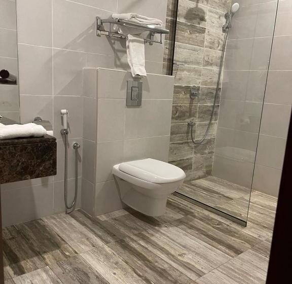 استودیوی استاندارد, Grand Tourist