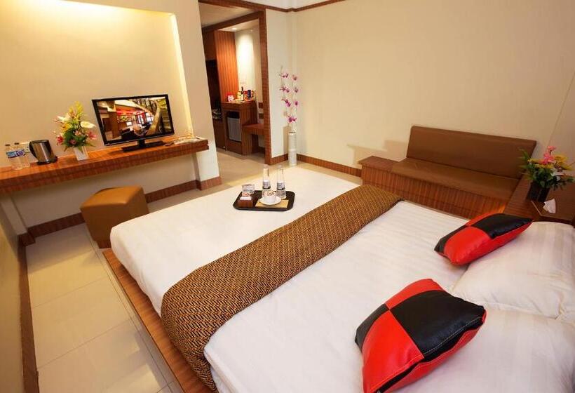 标准间, Maximillian