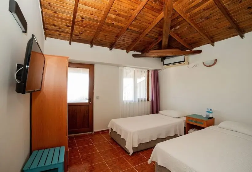 Perhehuone, Yakamoz Otel