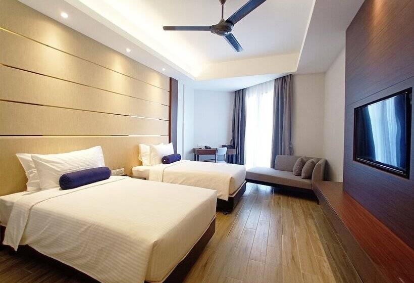 اتاق سوپریور, Pacific Regency Beach Resort Port Dickson