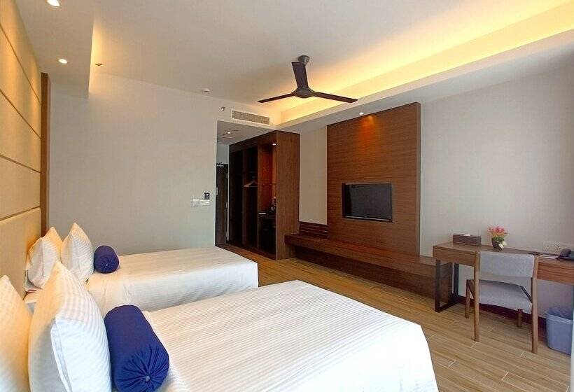 اتاق لوکس با چشمانداز شهر, Pacific Regency Beach Resort Port Dickson