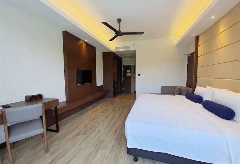 غرفة ديلوكس مطلة على المدينة, Pacific Regency Beach Resort Port Dickson