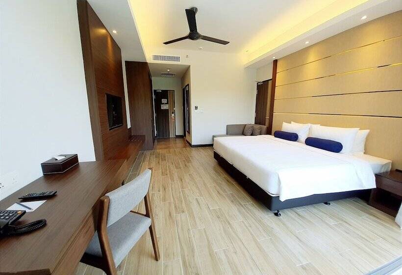 غرفة ديلوكس مطلة على المدينة, Pacific Regency Beach Resort Port Dickson