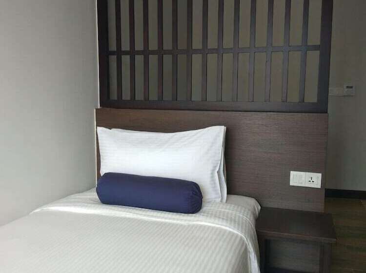 سوییت خانوادگی, Pacific Regency Beach Resort Port Dickson