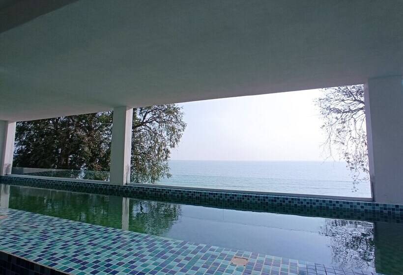 جناح, Pacific Regency Beach Resort Port Dickson