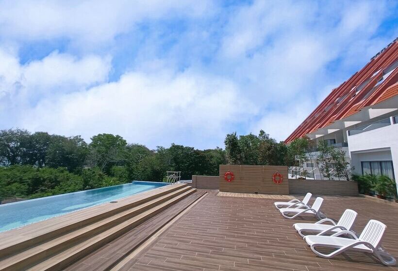 غرفة دور أخير, Pacific Regency Beach Resort Port Dickson