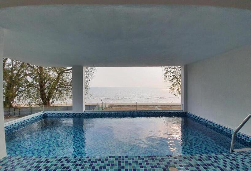 جناح جونيور, Pacific Regency Beach Resort Port Dickson