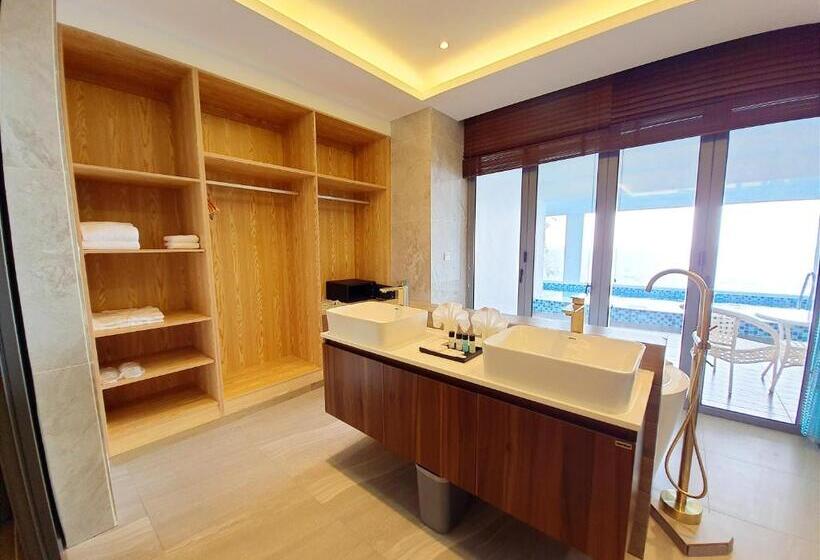 سوییت جونیور, Pacific Regency Beach Resort Port Dickson