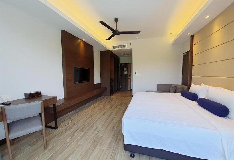 غرفة ديلوكس سرير كينج مطلة على المدينة, Pacific Regency Beach Resort Port Dickson