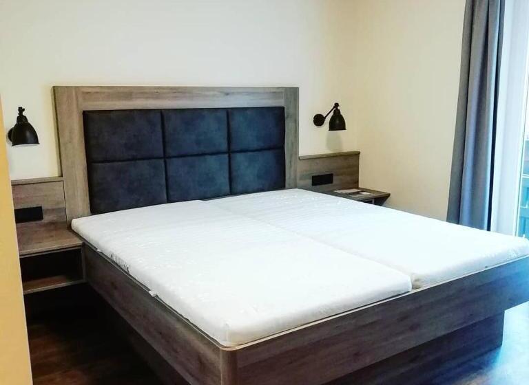 اتاق استاندارد, Die Reinbachstube