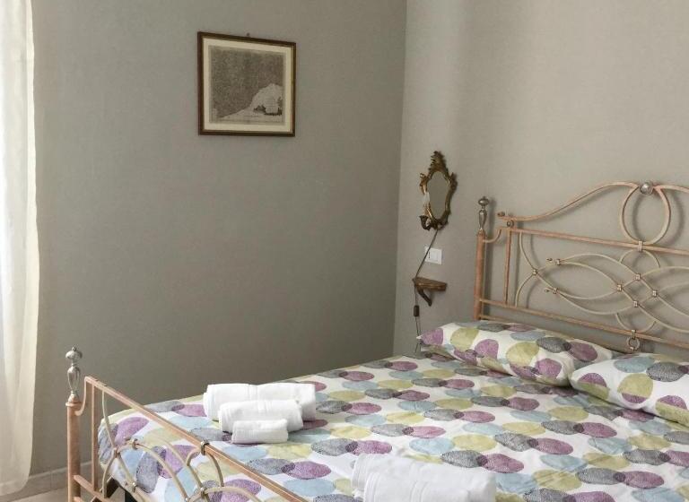 اتاق لوکس, B&b Note Di Mare