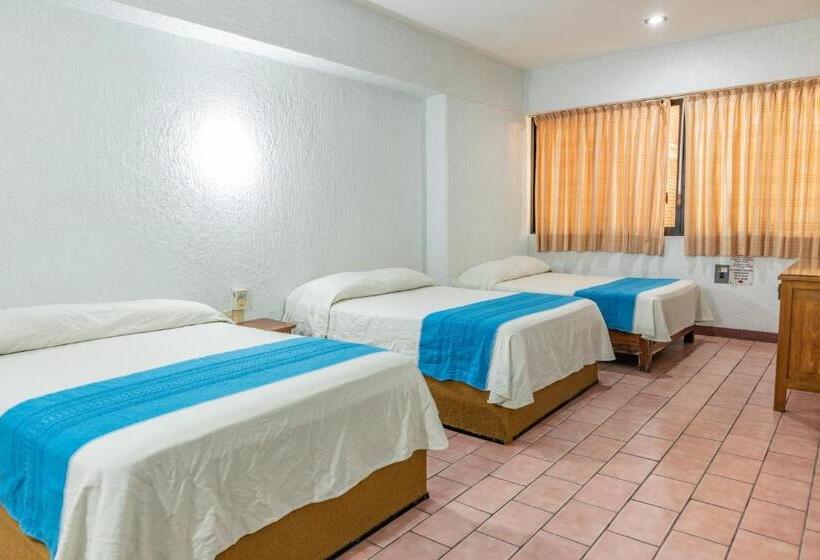 Quarto Triplo Estandar com Sacada, El Mirador