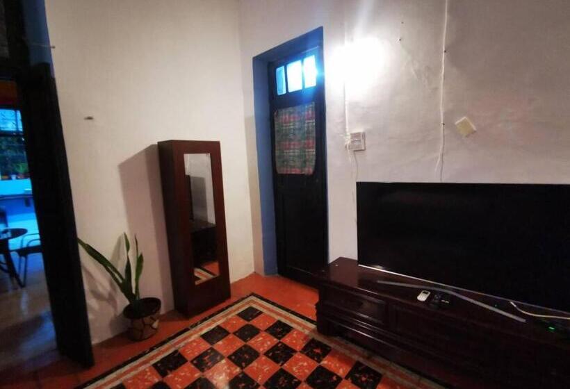 חדר סטנדרט עם מיטת קינג, Hostal Rosa Mexicano   Hostel