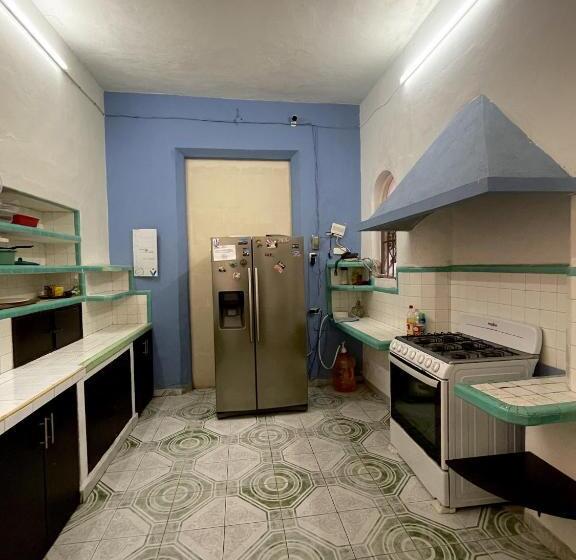 חדר סטנדרט עם מיטת קינג, Hostal Rosa Mexicano   Hostel