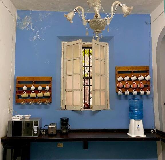 חדר סטנדרט עם מיטת קינג, Hostal Rosa Mexicano   Hostel