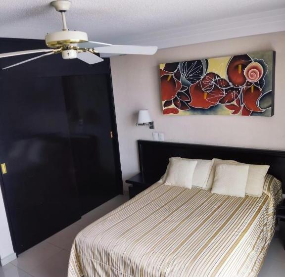 חדר דלוקס, Mary Celaya