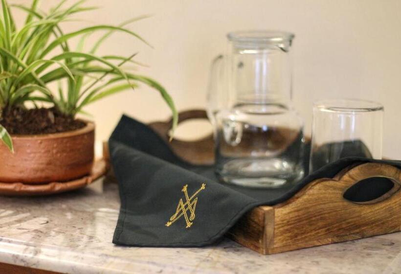 اتاق لوکس, Verde Morada