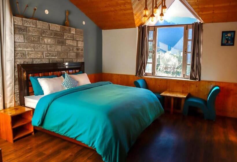 Chambre Supérieure Lit King Size, Flüstern Hostel And Café