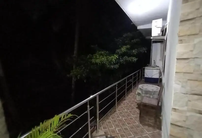 バルコニー付きスタンダードルーム, Jerone S Home Stay