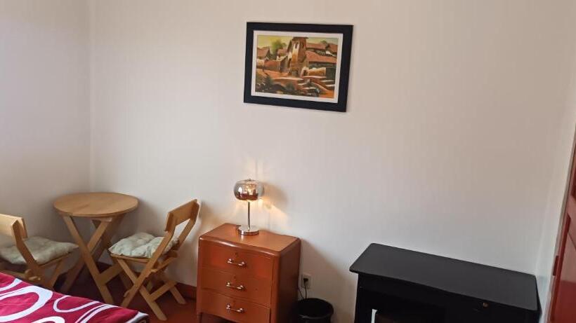 اتاق استاندارد با بالکن, Sk Hostal