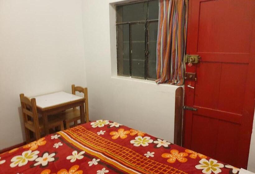 اتاق لوکس با بالکن, Sk Hostal