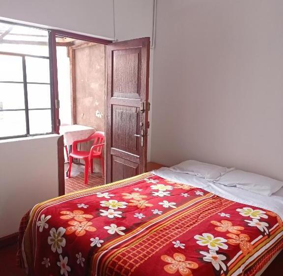 اتاق لوکس با بالکن, Sk Hostal