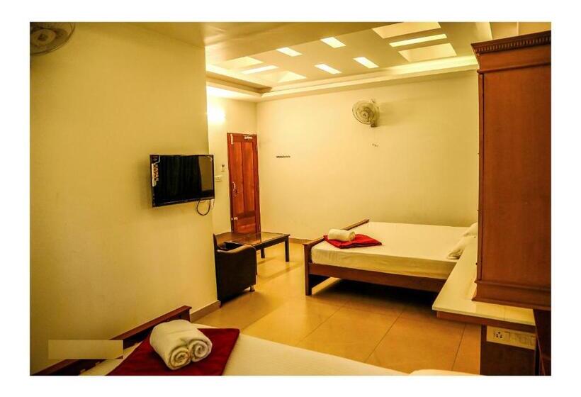 חדר משפחתי, Cherai Beach Valley