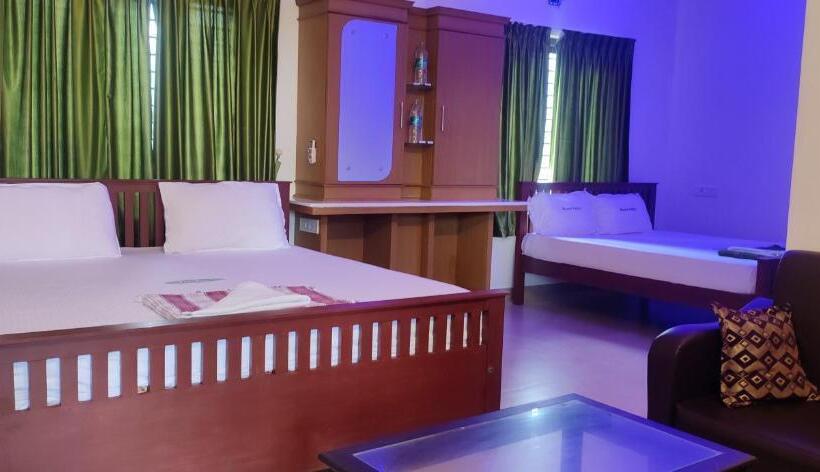 חדר משפחתי, Cherai Beach Valley