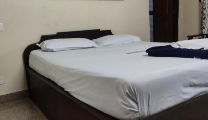 חדר אקונומי, Cherai Beach Valley