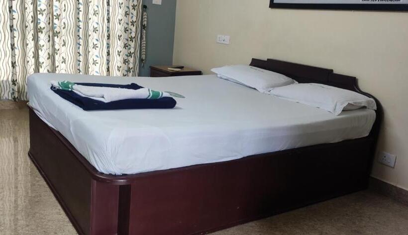 חדר אקונומי, Cherai Beach Valley