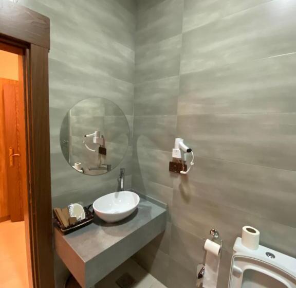 اتاق اکونومی یک تخته, Haden