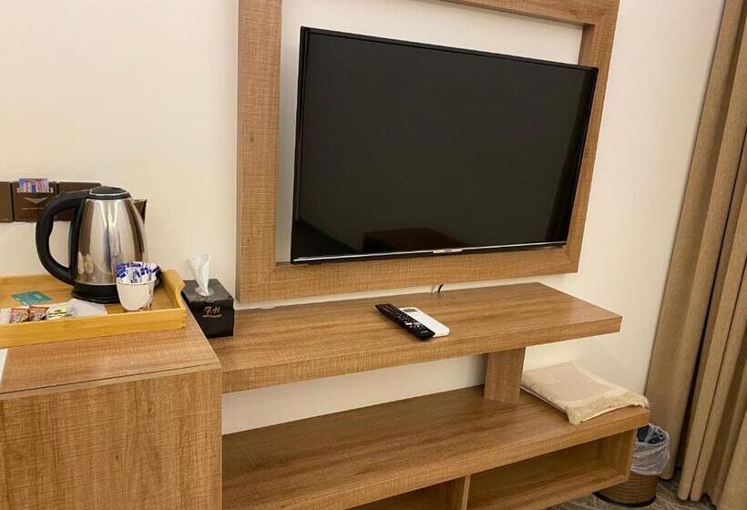 اتاق اکونومی, Haden