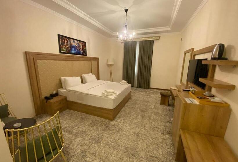 اتاق اکونومی, Haden