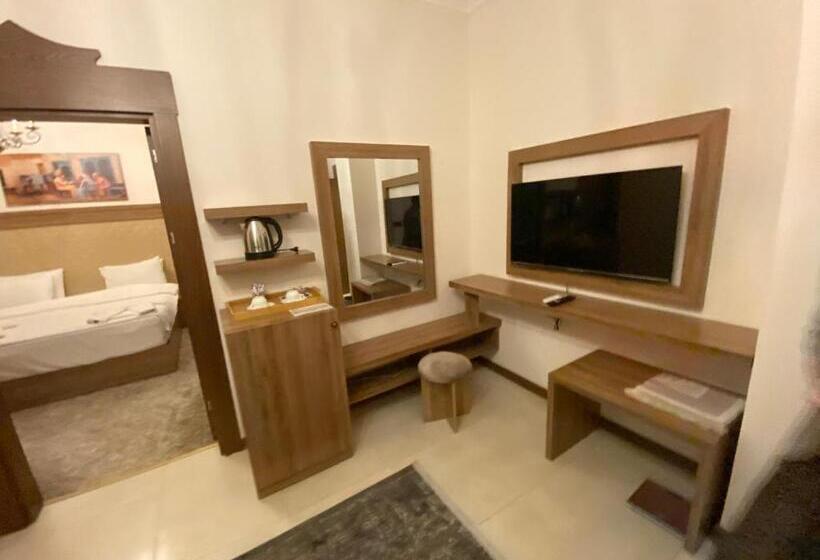 سوییت خانوادگی, Haden