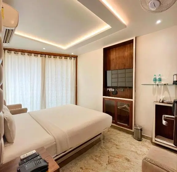 バルコニー付きデラックスルーム, Krishna S Wood Villas