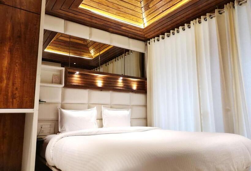 חדר דלוקס עם מרפסת, Krishna S Wood Villas