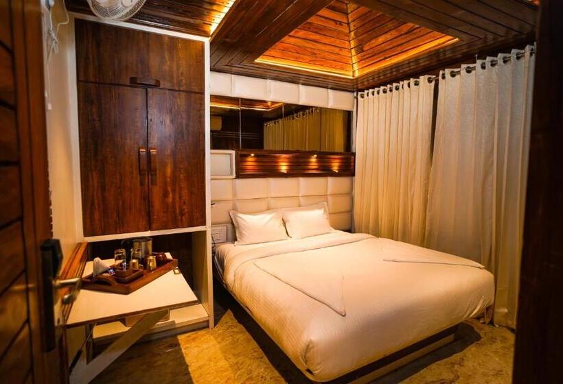 חדר דלוקס עם מרפסת, Krishna S Wood Villas