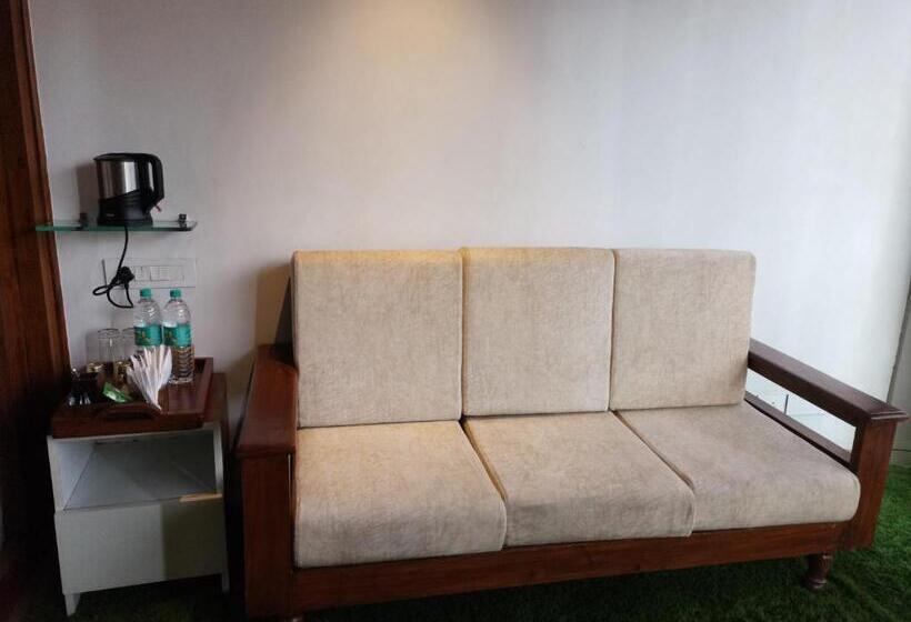 חדר דלוקס עם מרפסת, Krishna S Wood Villas