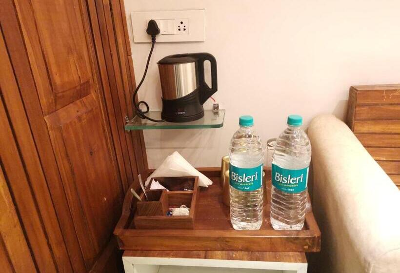 סטודיו סופריור, Krishna S Wood Villas