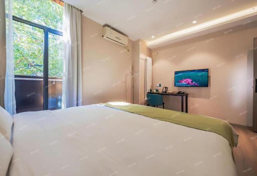 חדר סופריור עם מרפסת, Wutong Ins Designer