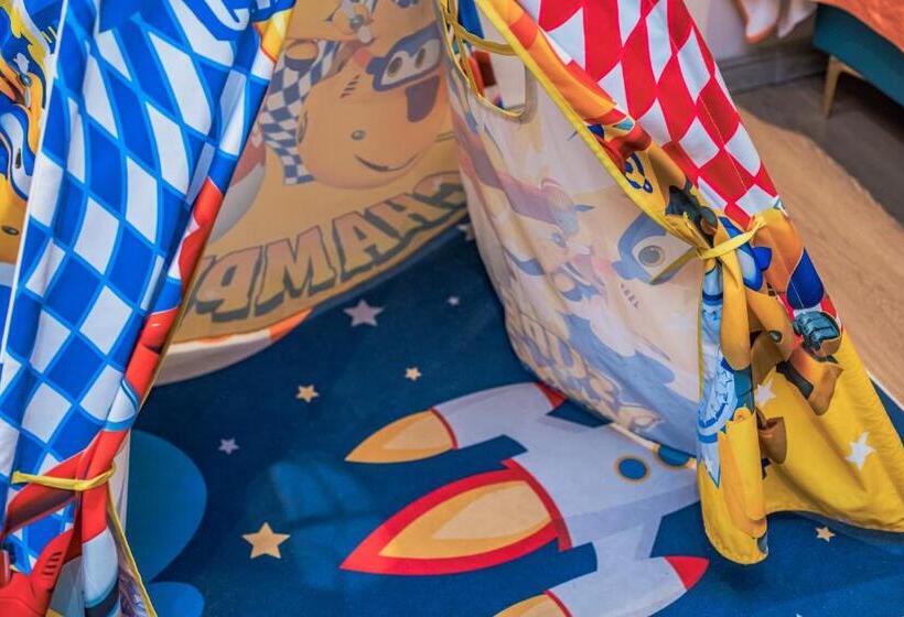 חדר משפתחתי סופריור, Wutong Ins Designer