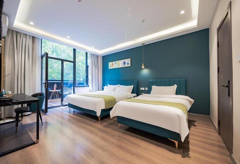 חדר משפחתי דלוקס, Wutong Ins Designer