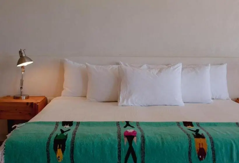 Talo 1 Makuuhuone, Topia Retreat  Sunset Suite