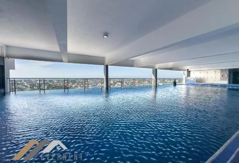 سوییت لوکس, Stirling Suites