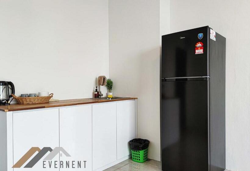 디럭스 스위트, Stirling Suites