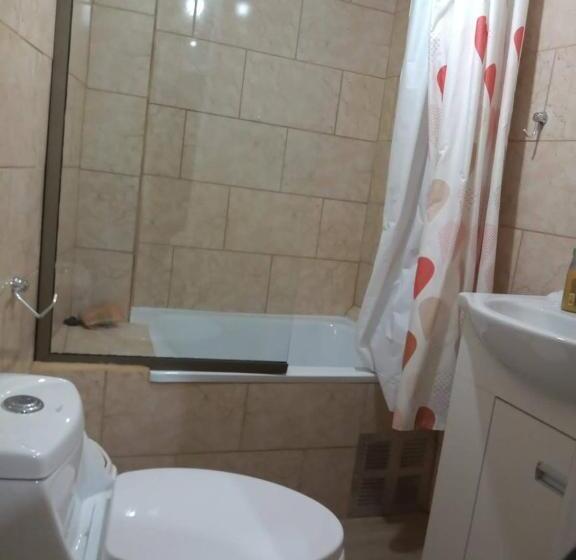 Quarto Classe Business, Hostal Estación Recreo