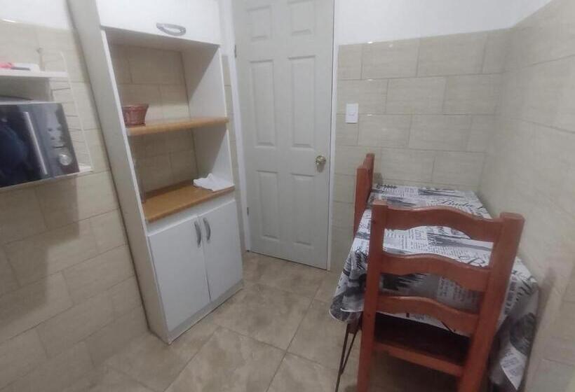 Quarto Classe Business, Hostal Estación Recreo